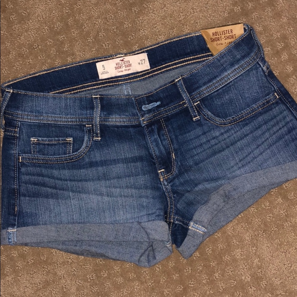 NWT Hollister short shorts. Size 5, w27.